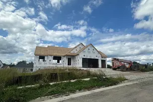 804 Viewpoint Ave, Waukesha, WI 53188 - Photo 3