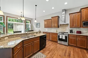 W238N7214 Michele Ln, Sussex, WI 53089 - Photo 7