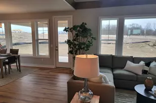 W214N6672 Fairview Dr, Menomonee Falls, WI 53046 - Photo 3