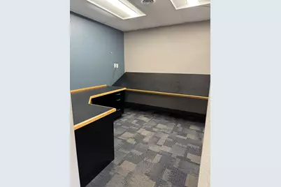 400 W Sunset Dr, Waukesha, WI 53186 - Photo 7