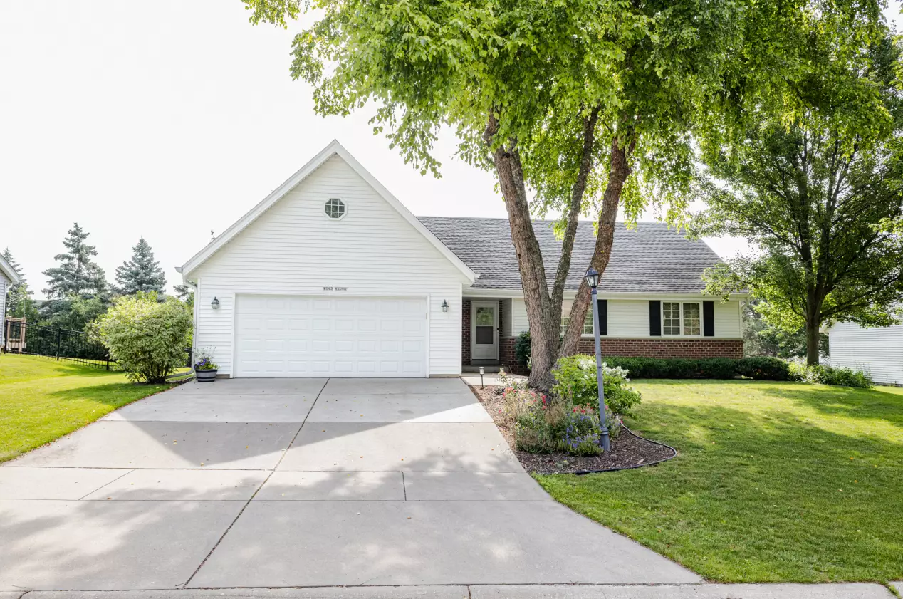W143N5006 Brook Falls Dr, Menomonee Falls, WI 53051 - MLS