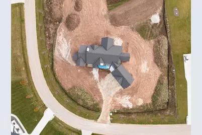 3561 W Pine View Ct, Mequon, WI 53097 - Photo 3