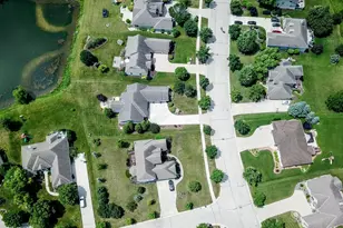 9729 W Prairie Grass Way, Franklin, WI 53132 - Photo 9