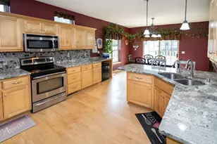 9729 W Prairie Grass Way, Franklin, WI 53132 - Photo 27