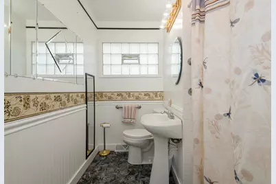 8220 W Keefe Ave, Milwaukee, WI 53222 - Photo 13