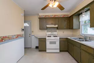 8220 W Keefe Ave, Milwaukee, WI 53222 - Photo 19