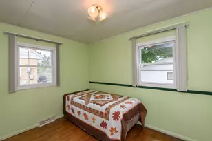 8220 W Keefe Ave, Milwaukee, WI 53222 - Photo 11