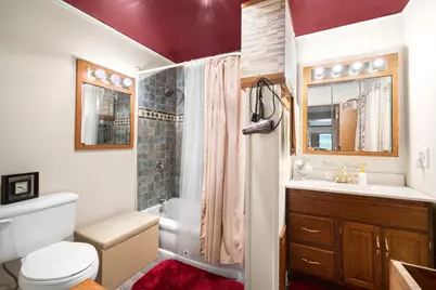 919 N 14th St, Manitowoc, WI 54220 - Photo 11