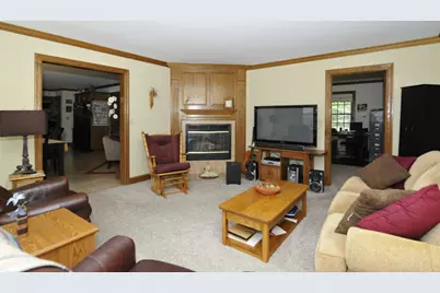 7825 W Puetz Rd, Franklin, WI 53132 - Photo 5