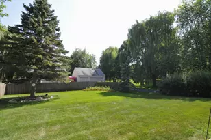 7825 W Puetz Rd, Franklin, WI 53132 - Photo 17