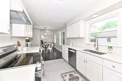 7702 W Keefe Ave, Milwaukee, WI 53222 - Photo 15