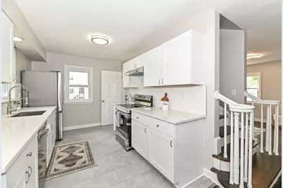 7702 W Keefe Ave, Milwaukee, WI 53222 - Photo 11