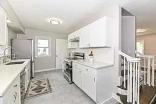 7702 W Keefe Ave, Milwaukee, WI 53222 - Photo 11