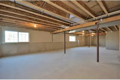 N53W19928  Kingair Dr, Menomonee Falls, WI 53051 - Photo 29