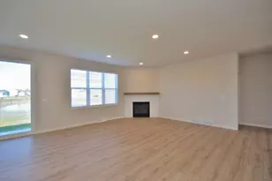 N53W19928 Kingair Dr, Menomonee Falls, WI 53051 - Photo 15