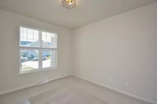 N53W19928 Kingair Dr, Menomonee Falls, WI 53051 - Photo 7