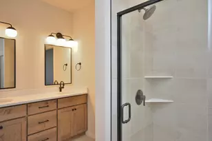 N53W19928 Kingair Dr, Menomonee Falls, WI 53051 - Photo 27