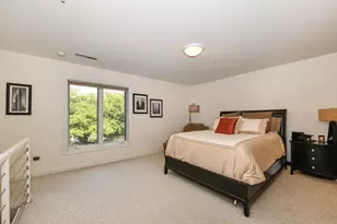 1515 N Van Buren St, Milwaukee, WI 53202 - Photo 15