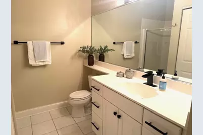 1515 N Van Buren St #208, Milwaukee, WI 53202 - Photo 7