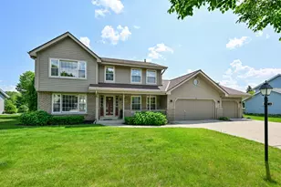 8521 W Lake Pointe Dr, Franklin, WI 53132 - Photo 3