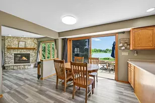 8521 W Lake Pointe Dr, Franklin, WI 53132 - Photo 9