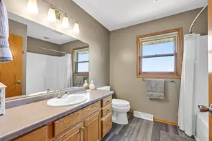 8521 W Lake Pointe Dr, Franklin, WI 53132 - Photo 23