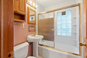 5810 N Green Bay Ave, Glendale, WI 53209 - Photo 15