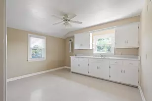 5810 N Green Bay Ave, Glendale, WI 53209 - Photo 25