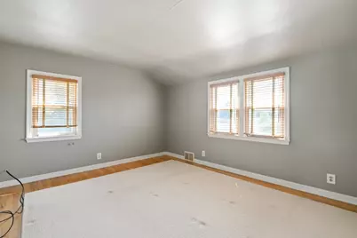 5810 N Green Bay Ave, Glendale, WI 53209 - Photo 19