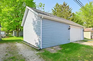 1115 Pleasant St, Lake Geneva, WI 53147 - Photo 21