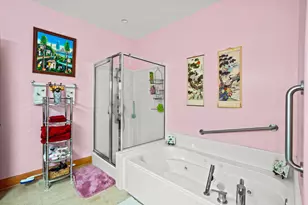 1550 E Royall Pl, Milwaukee, WI 53202 - Photo 17