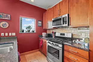 1550 E Royall Pl, Milwaukee, WI 53202 - Photo 11