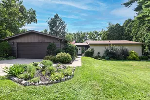 986 Indian Hills Rd, Fontana, WI 53125 - Photo 3