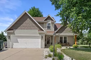 942 Spring Waters Dr, Oconomowoc, WI 53066 - Photo 1