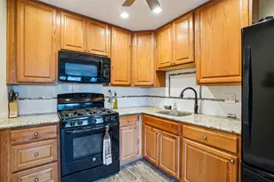 215 Country Club Dr, Lake Geneva, WI 53147 - Photo 11