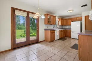 6954 S 109th St, Franklin, WI 53132 - Photo 11