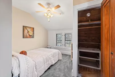 2432 N 55th St, Milwaukee, WI 53210 - Photo 9