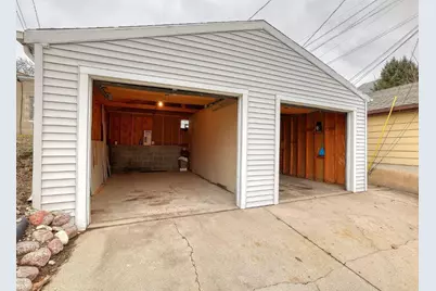 3459 S Kinnickinnic Ave, Milwaukee, WI 53207 - Photo 17