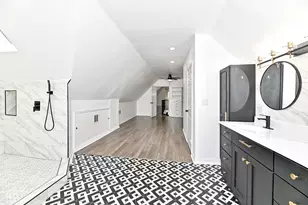 118 W Reservoir Ave, Milwaukee, WI 53212 - Photo 17