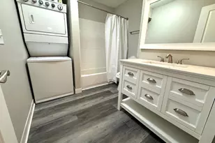 368 Park Hill Dr, Pewaukee, WI 53072 - Photo 11