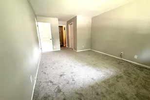 368 Park Hill Dr, Pewaukee, WI 53072 - Photo 7