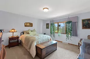 1117 E Sweetbriar Ln, Hartland, WI 53029 - Photo 25