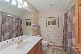 1117 E Sweetbriar Ln, Hartland, WI 53029 - Photo 29