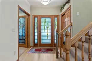 1117 E Sweetbriar Ln, Hartland, WI 53029 - Photo 3