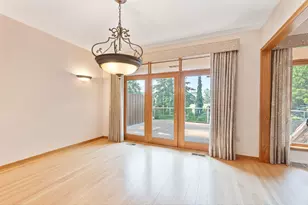 1117 E Sweetbriar Ln, Hartland, WI 53029 - Photo 7