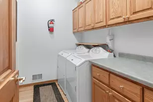 1117 E Sweetbriar Ln, Hartland, WI 53029 - Photo 17