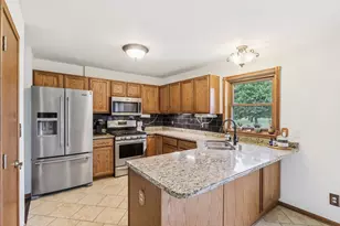 8896 S 51st St, Franklin, WI 53132 - Photo 7