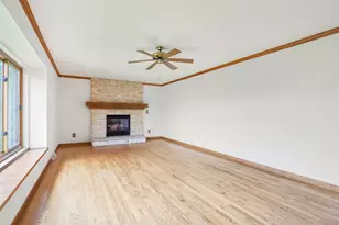 8896 S 51st St, Franklin, WI 53132 - Photo 3