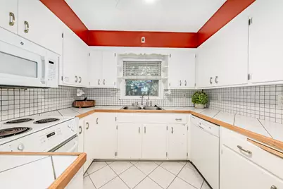 4212 N 95th St, Wauwatosa, WI 53222 - Photo 15