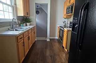 5828 W Hayes Ave, West Allis, WI 53219 - Photo 5